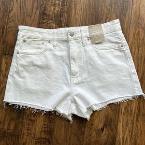 Madewell - white cutoff shorts - size 28 - Tags still on them